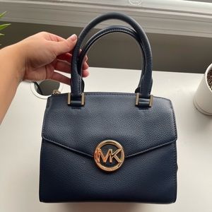 MICHAEL KORS MEDIUM CROSSBODY TOTE
